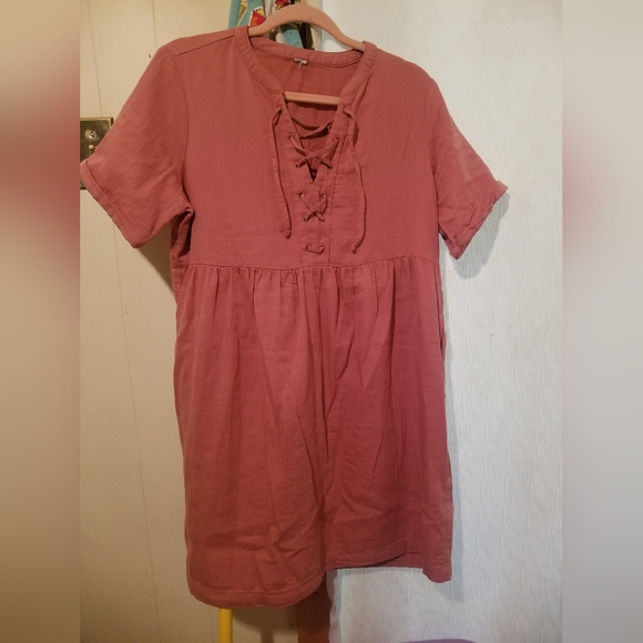 Dresses & Skirts - Salmon coloured dress